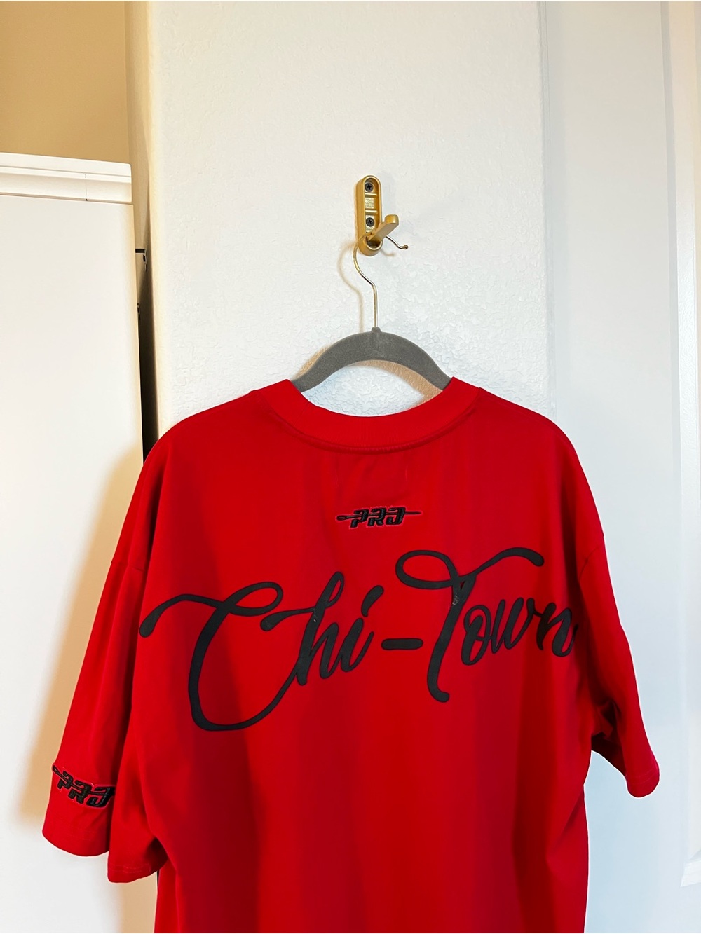 Pro Standard Chicago Bulls Graphic T Shirt Men’s Small Red NBA Luxury Athletic - Picture 6 of 9